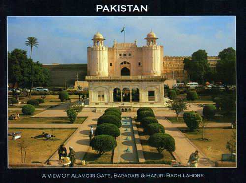 (image for) Pakistan Beautiful Postcard Alamgiri Gate & Hazuri Bagh Lahore