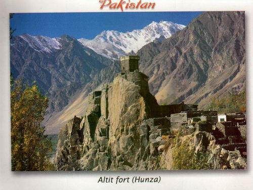 (image for) Pakistan Beautiful Postcard Altit Fort