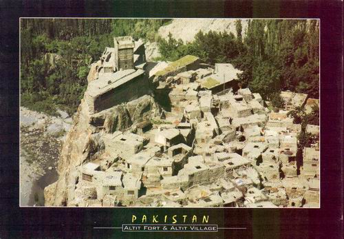 (image for) Pakistan Beautiful Postcard Altit Fort