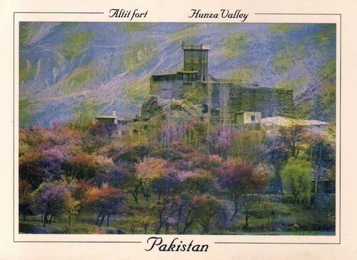 (image for) Pakistan Beautiful Postcard Altit Fort