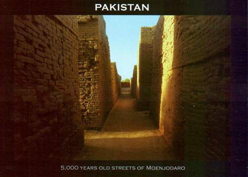 (image for) Pakistan Postcard 5000 Years Old Streets Moenjodaro